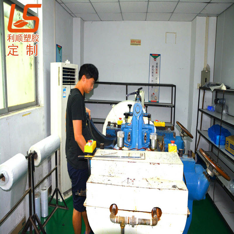 利順硅膠煉膠車間